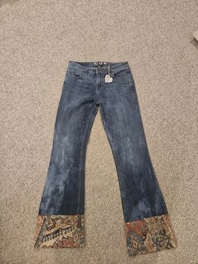 Upcycled Women’s Blue Pattern-Cuff Jeans